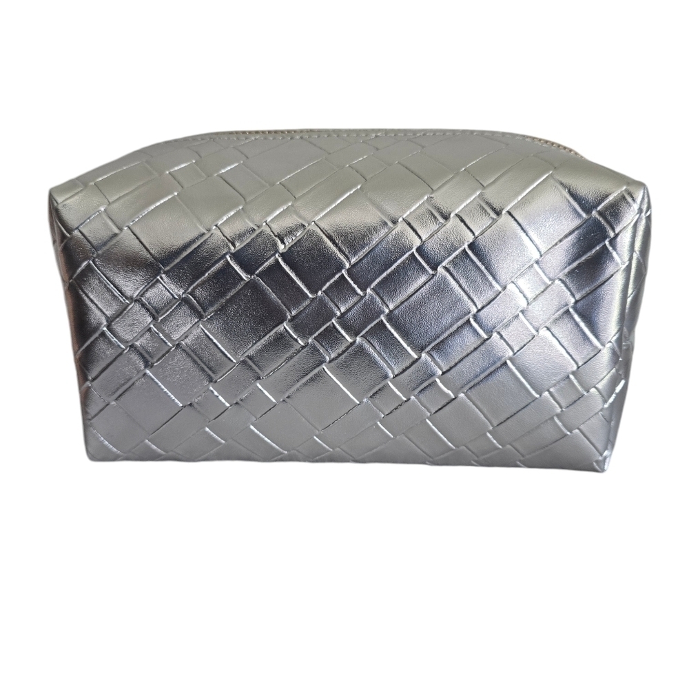 Blush and Crush Metallic Silver Woven Makeup Cosmetic Bag Weekend On The Go